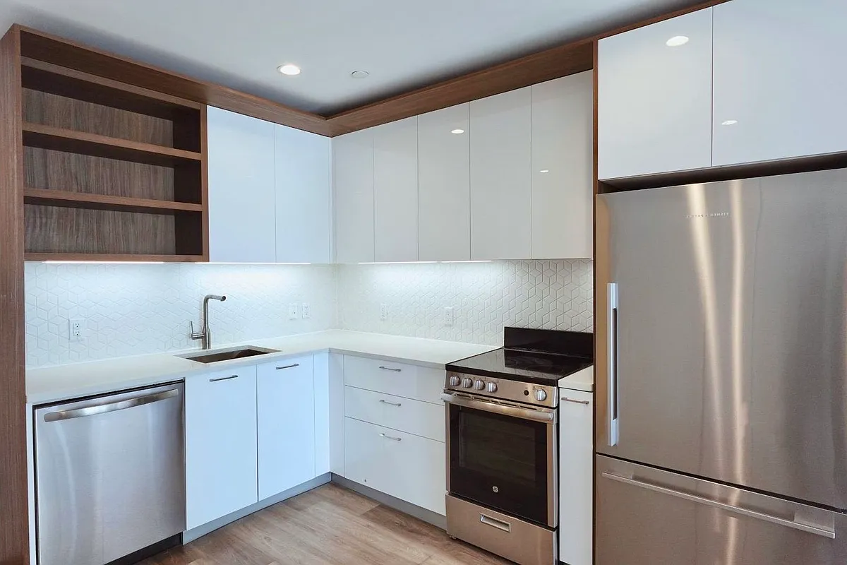 Building Photo - 228 E 135th St #1708