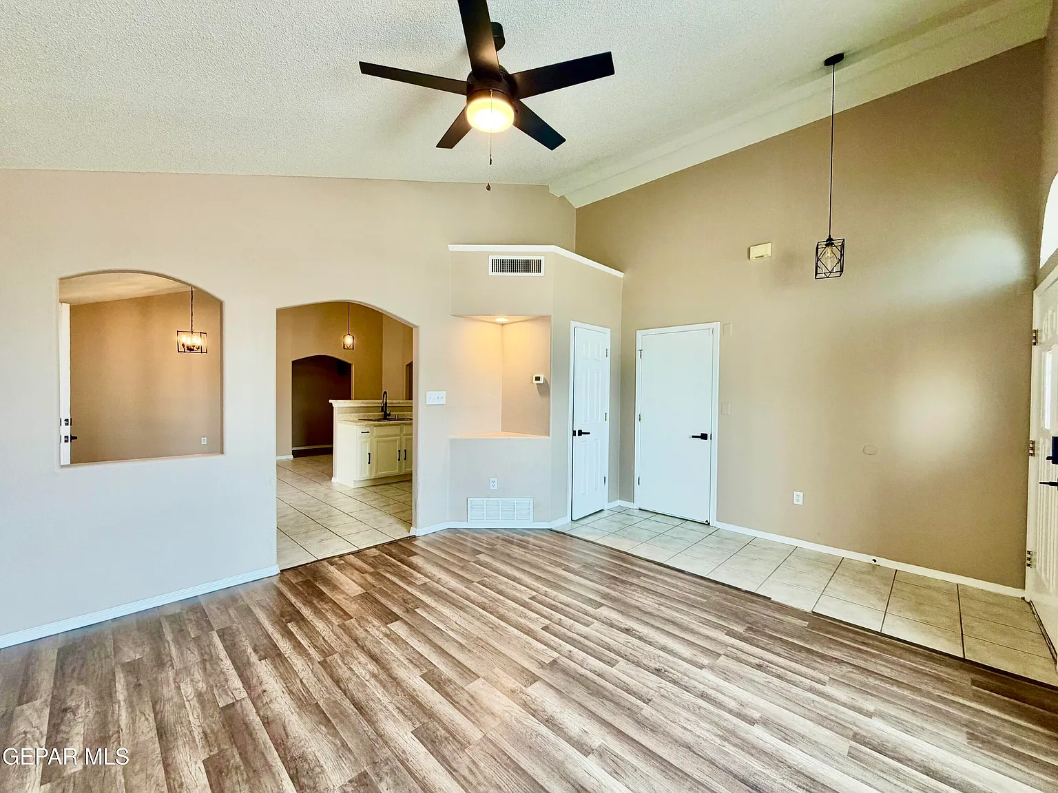 3 bed, 2.0 bath, 1230 sqft, $1,550 — Photo 4