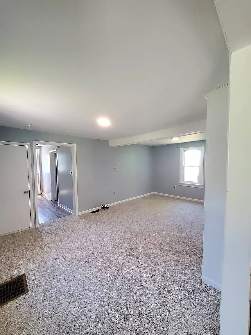 3 bed, 1355 sqft, $1,950 — Photo 4