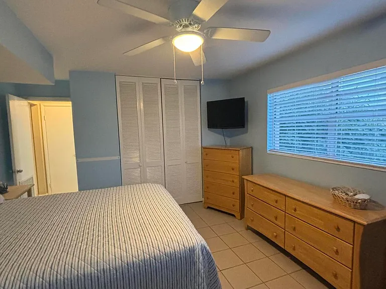 419 Madison Ave #102 — Photo 13