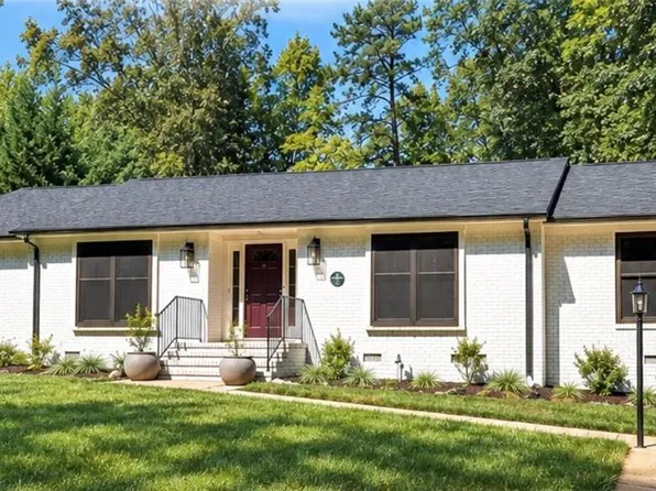 4706 Horseshoe Ln, Greensboro, NC 27410