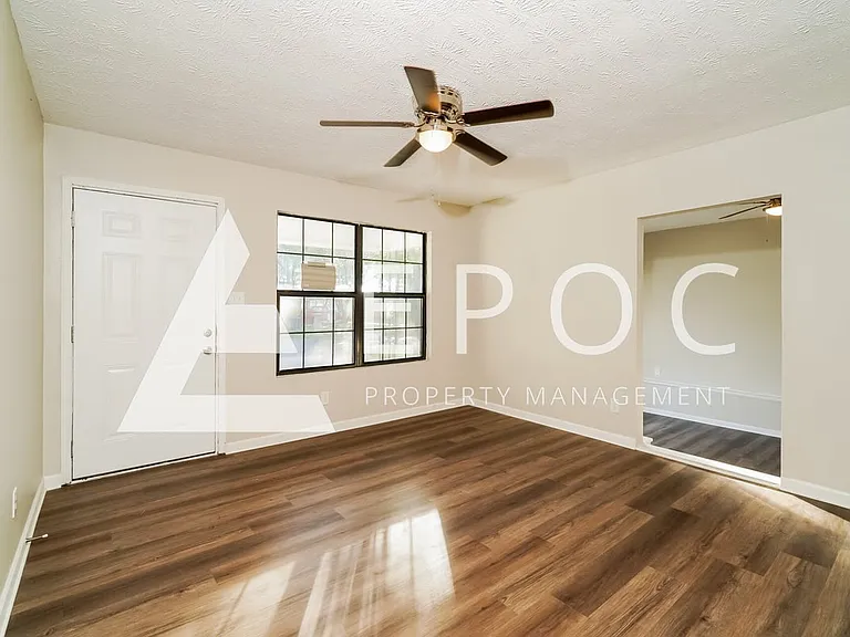 504 Meggs St — Photo 8