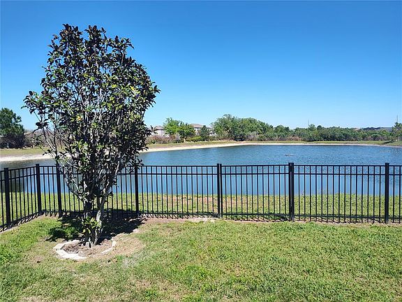 3rd image of 7460 Stonebrook Cir