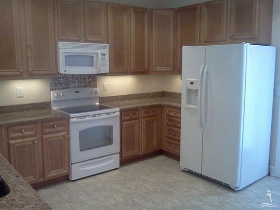 2nd image of 4781 Yellowood Dr
