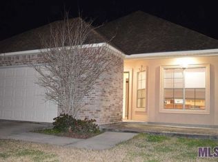 100 Secret Gate Ln, Denham Springs, LA 70726