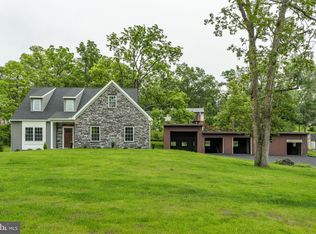 105 Lake Rd, Elizabethtown, PA 17022