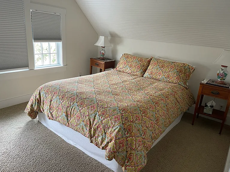 142 Russell Ave — Photo 29