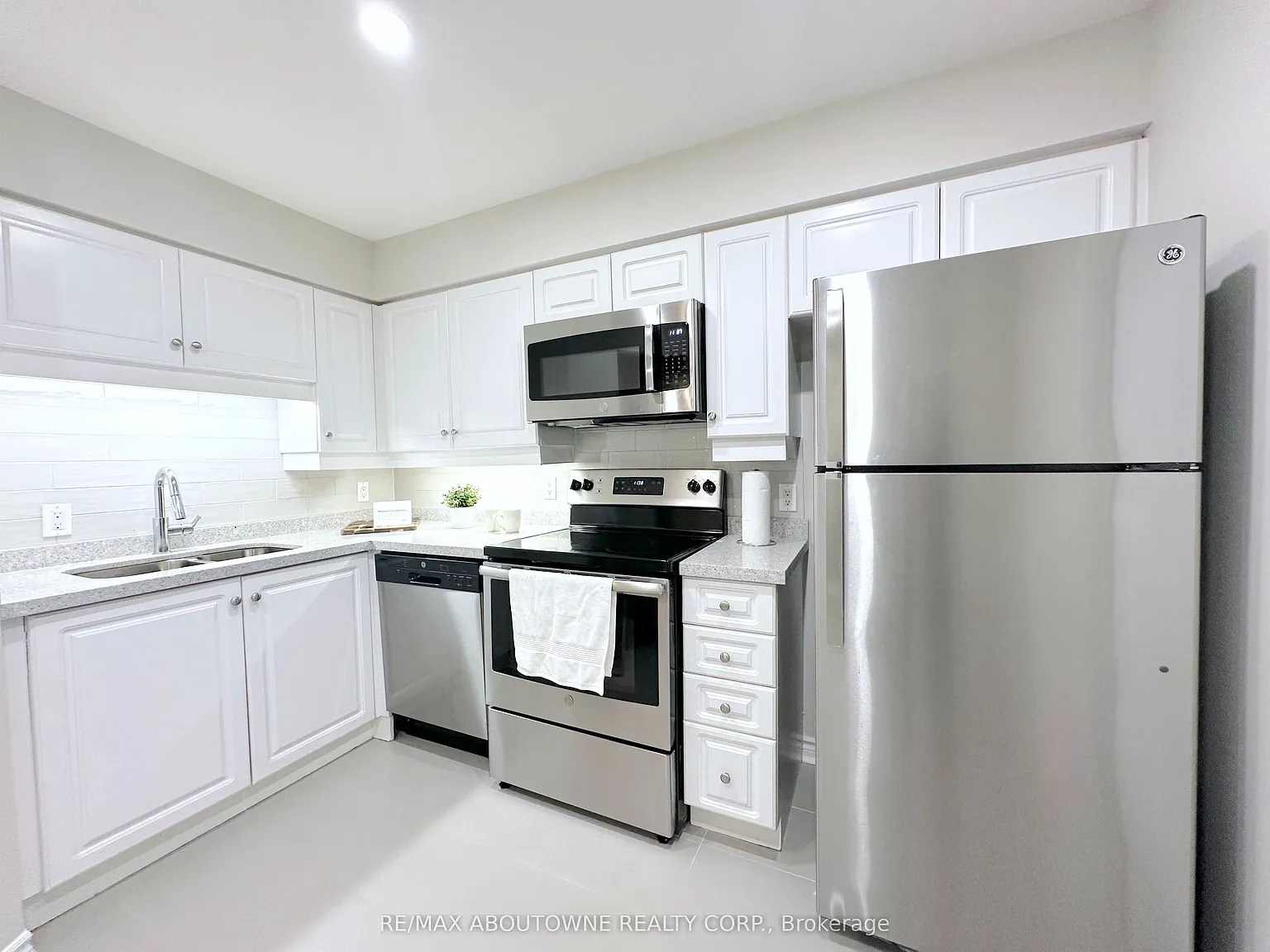The Brookbanks — Photo 3