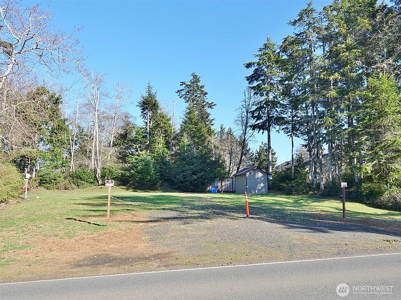 3rd image of 292 Duck Lake Drive SE