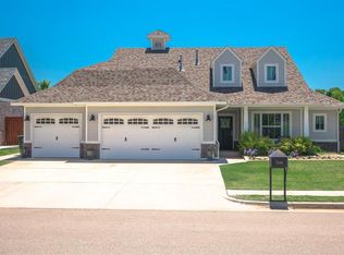 7616 Walk In The Park Dr, Edmond, OK 73034