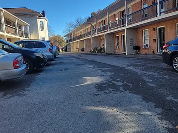 4728 Southern Pkwy #5, Louisville, KY 40214