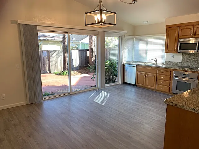 348 Port Royal Ave — Photo 14