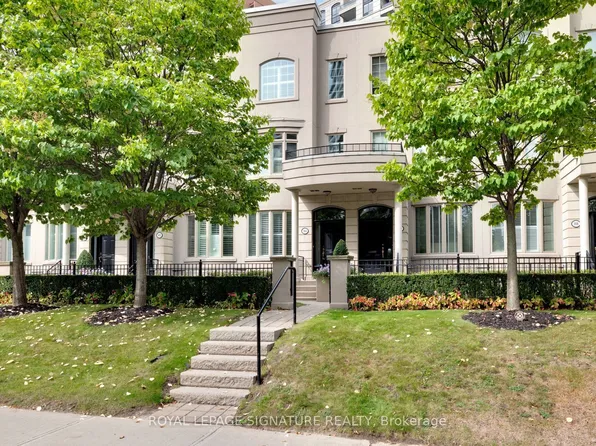 104 Pleasant Blvd, Toronto, ON M4T 1J8