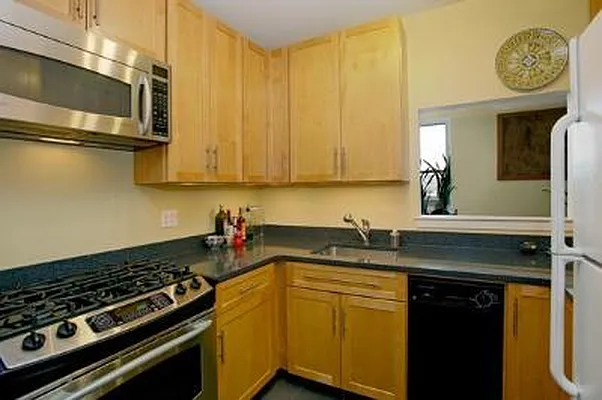 Rented by Corcoran | media 51