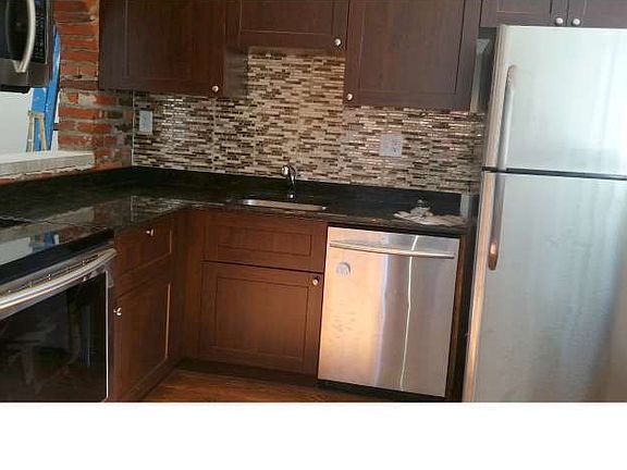2nd image of 407 Cypress St APT 3R