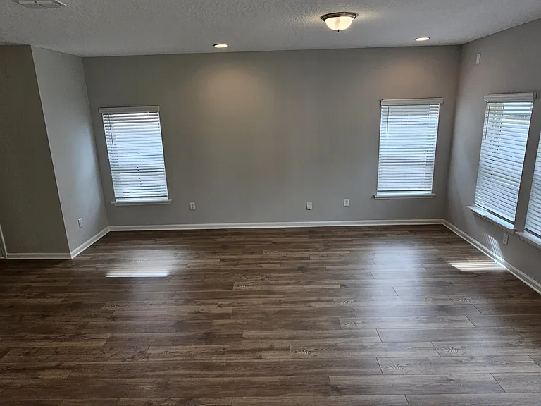 39 Starnberg Ct — Photo 7
