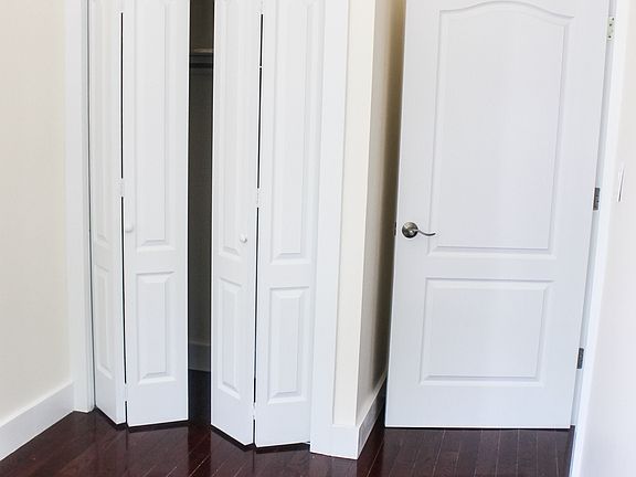 4th image of 328 Madison St APT 1B