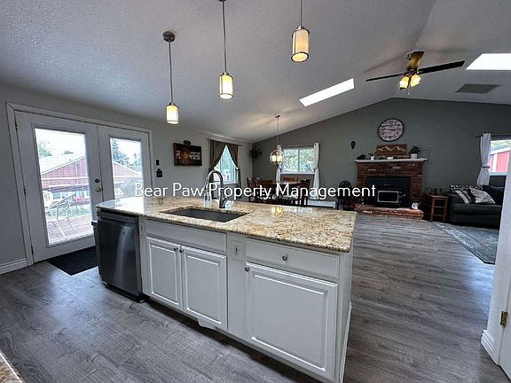 4th image of 6058 Park St