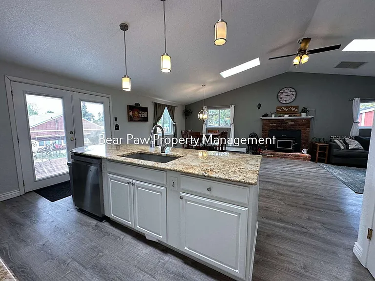 6058 Park St — Photo 3
