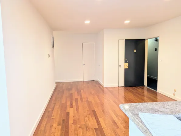 1533 Hi Point St #206, Los Angeles, CA 90035