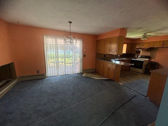 5th image of 1559 Maple Ave