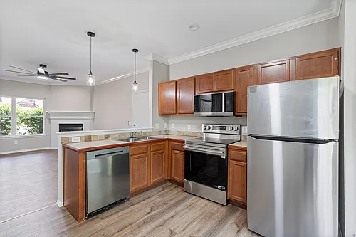 596 E Miracle Dr Photo 1