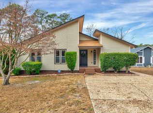 5615 Nix Rd, Fayetteville, NC 28314