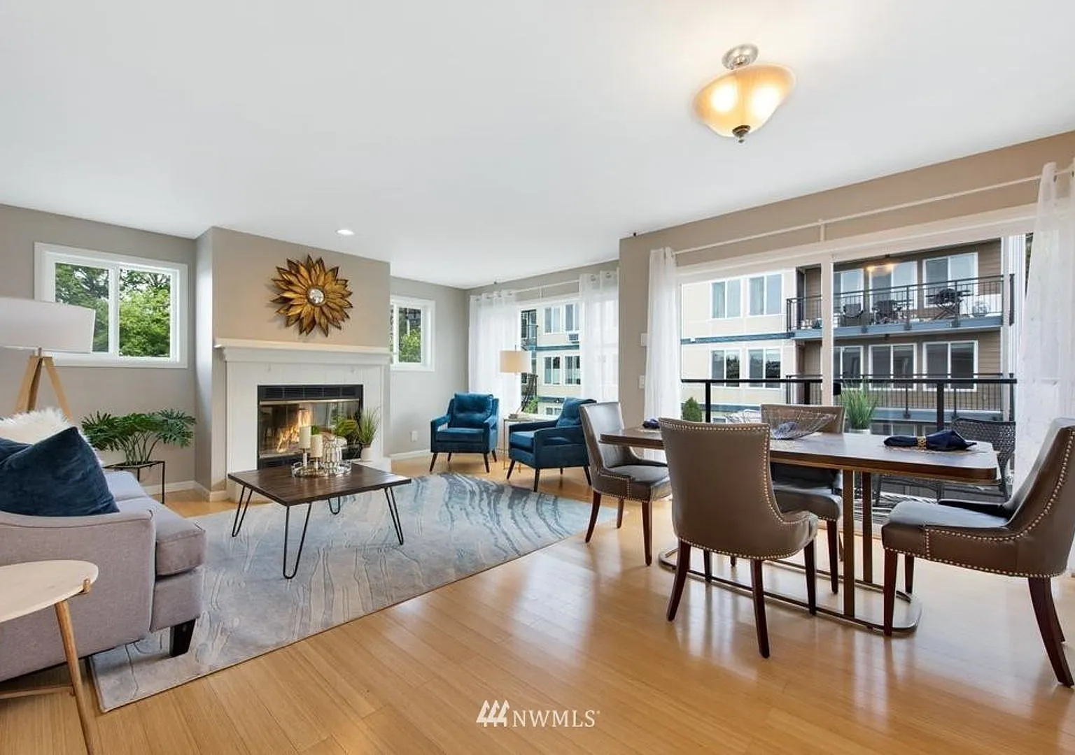 Spacious 2 Bedroom Condo in Queen Anne available NOW for $3550! — Photo 2