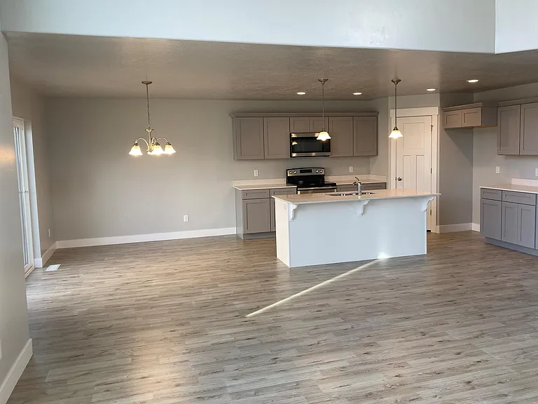 1758 W Stone Gate Dr — Photo 5