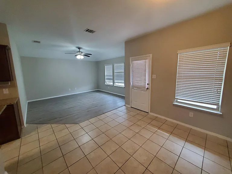 2432 French St — Photo 11