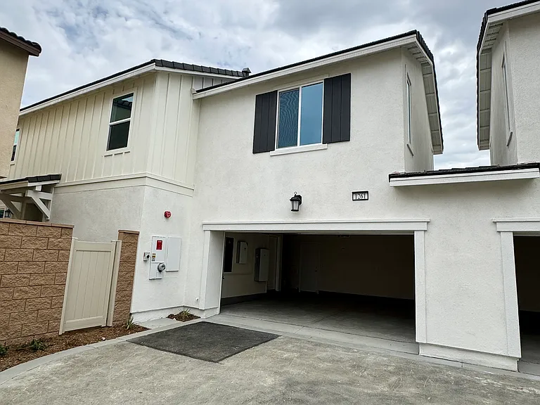 1261 Galaxy Way — Photo 39