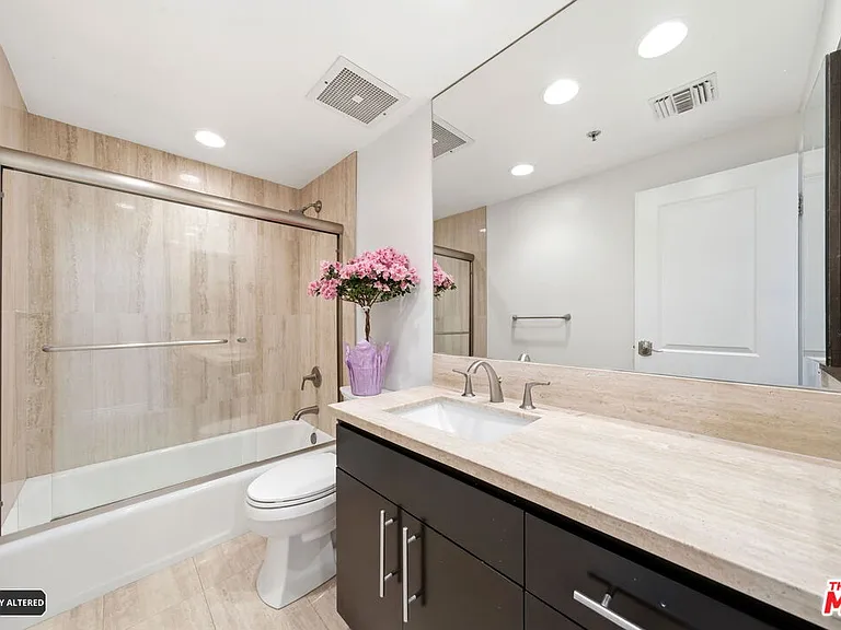 10660 Wilshire Blvd #805 — Photo 55