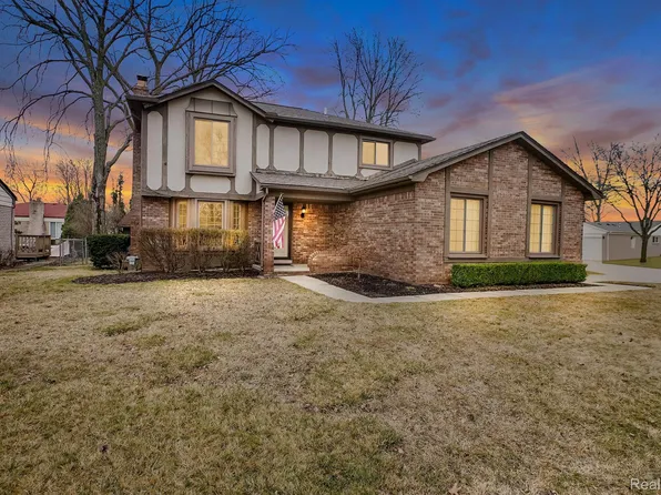38122 Lincolndale Dr, Sterling Heights, MI 48310