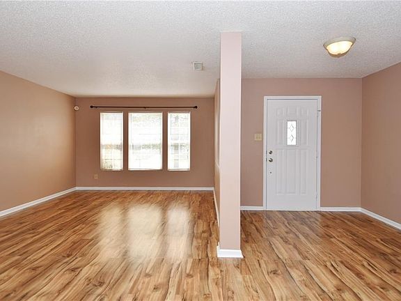 2nd image of 10906 Parker Dr