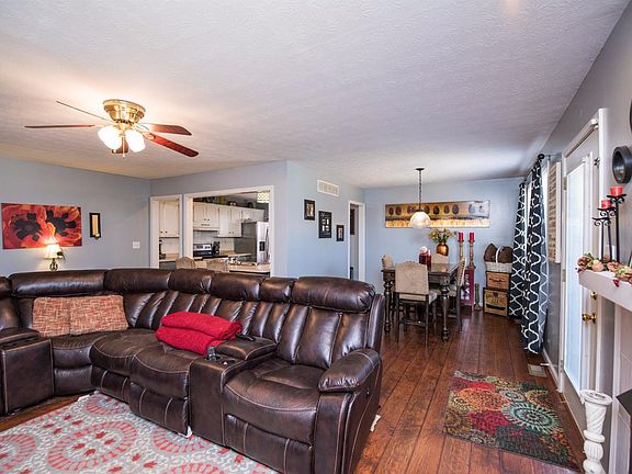 2nd image of 216 Cannonball Dr