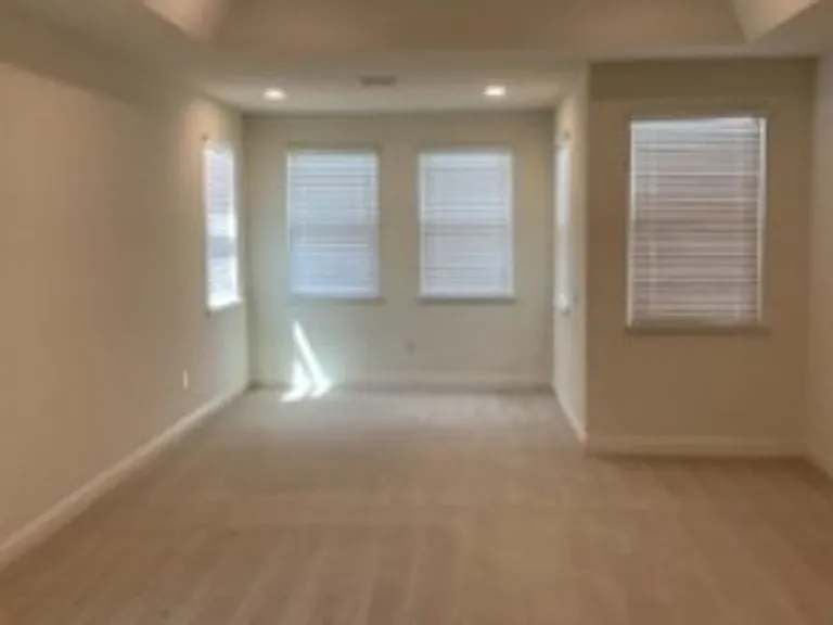 9240 Woodcrane Dr — Photo 23