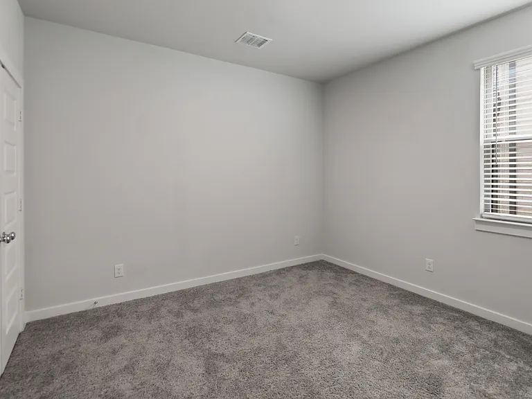 221 Caliber Ct — Photo 23