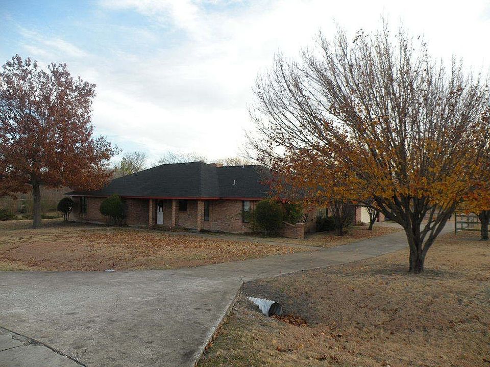 1st image of 8 Park Central Ln