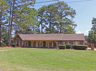 614 Southeast Cir, Hattiesburg, MS 39402