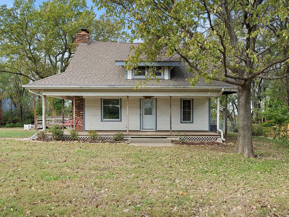 1st image of 2333 SE Tecumseh Rd