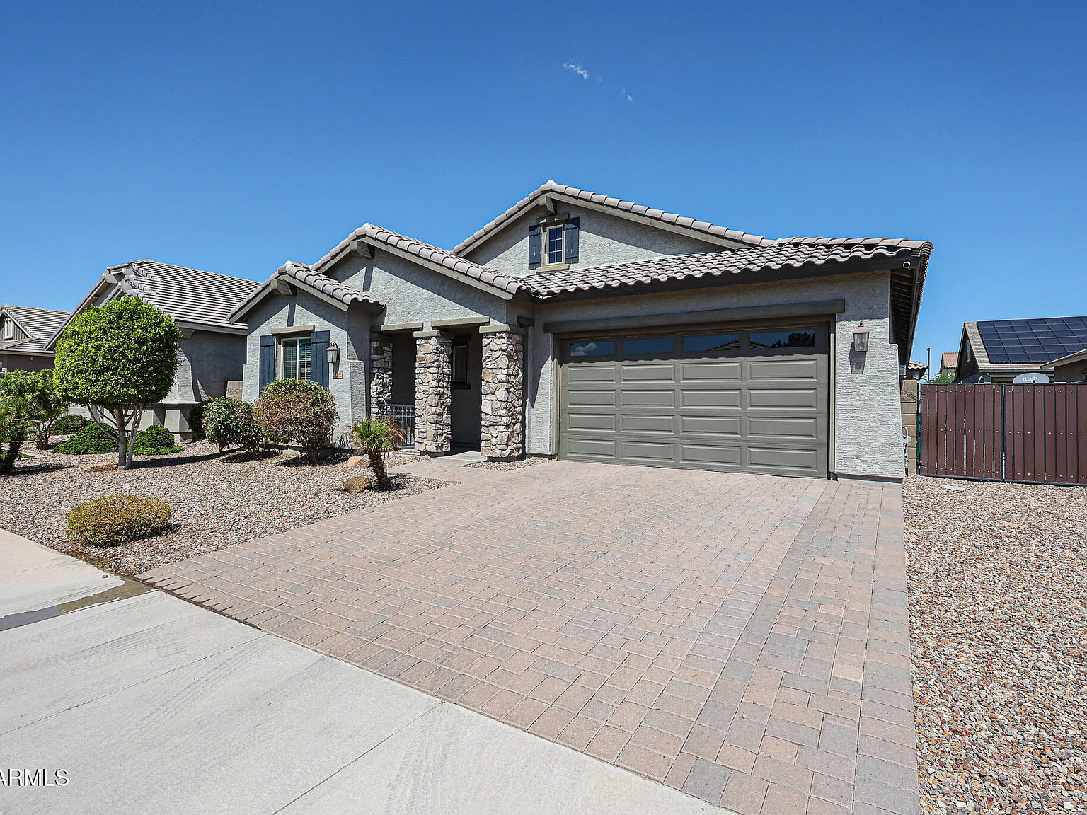 4 bed, 3.0 bath, 2476 sqft, $3,300 — Photo 3