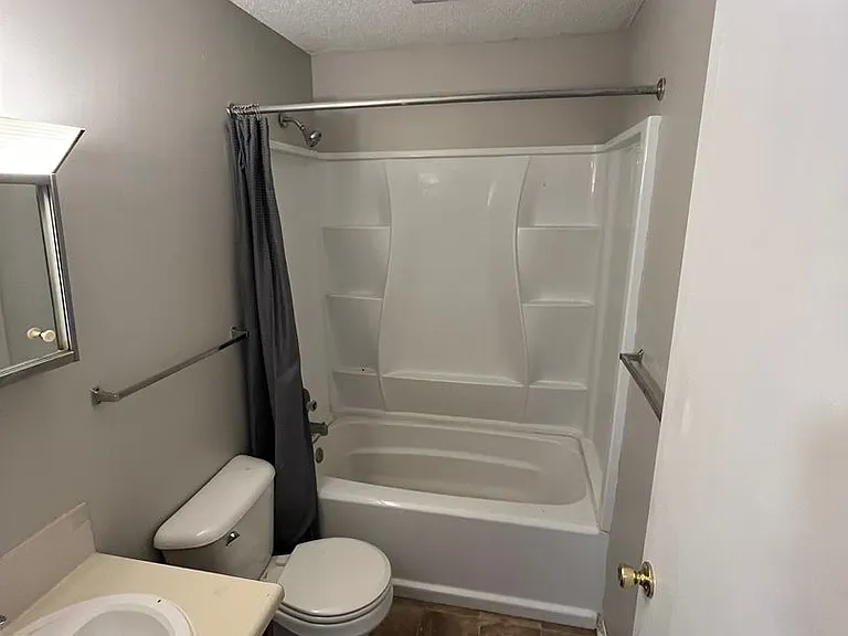 223 S Ivy Ln — Photo 8