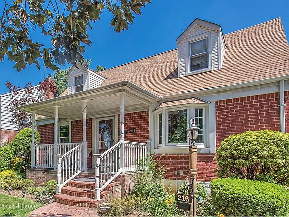 3rd image of 216 Norfeld Blvd