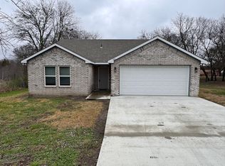 206 White St, Italy, TX 76651