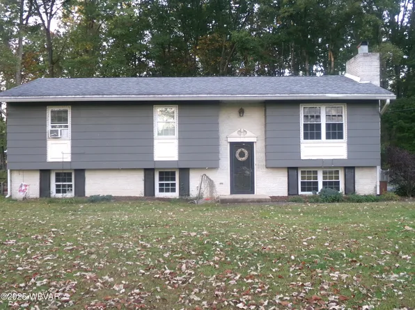 10 E Lincoln Ave, Avis, PA 17721