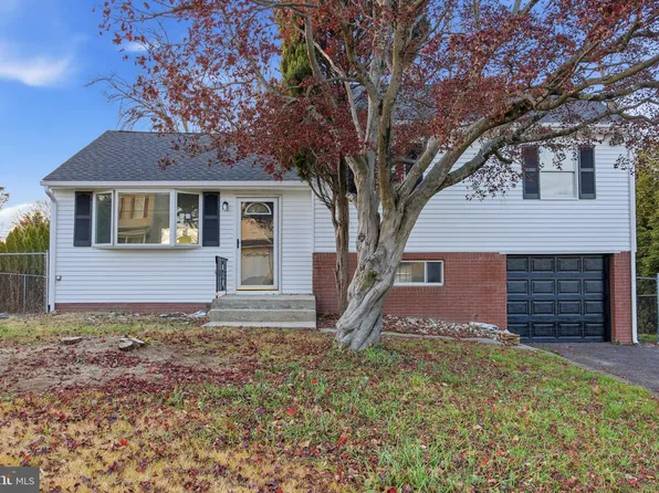 166 N Hawthorne Ave, Langhorne, PA 19047