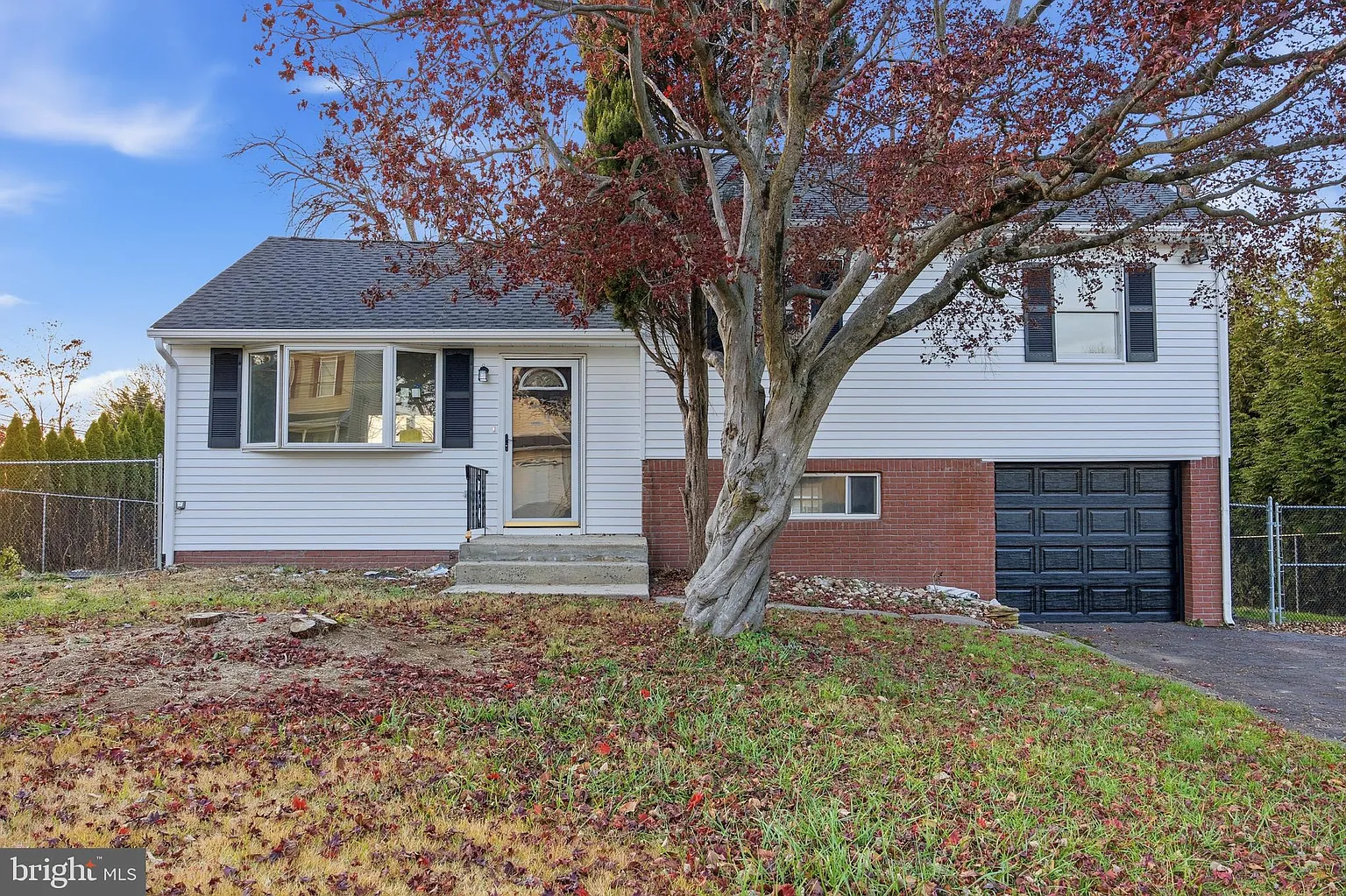 166 N Hawthorne Ave photo 1