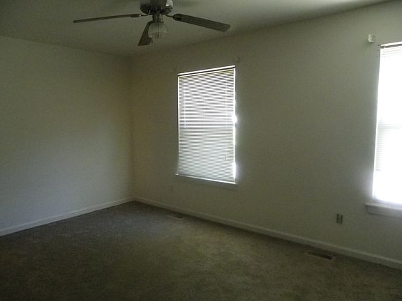 4th image of 4423 Foxtail Ln