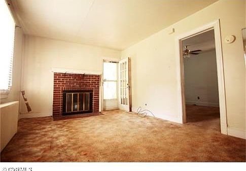 3rd image of 1008 Welton Ave