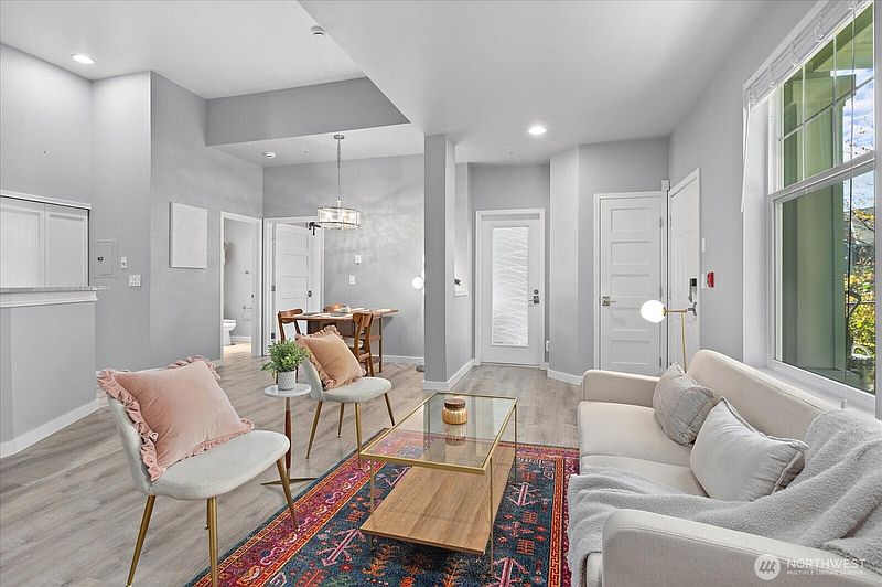 4th image of 16125 Juanita Woodinville Way NE #403